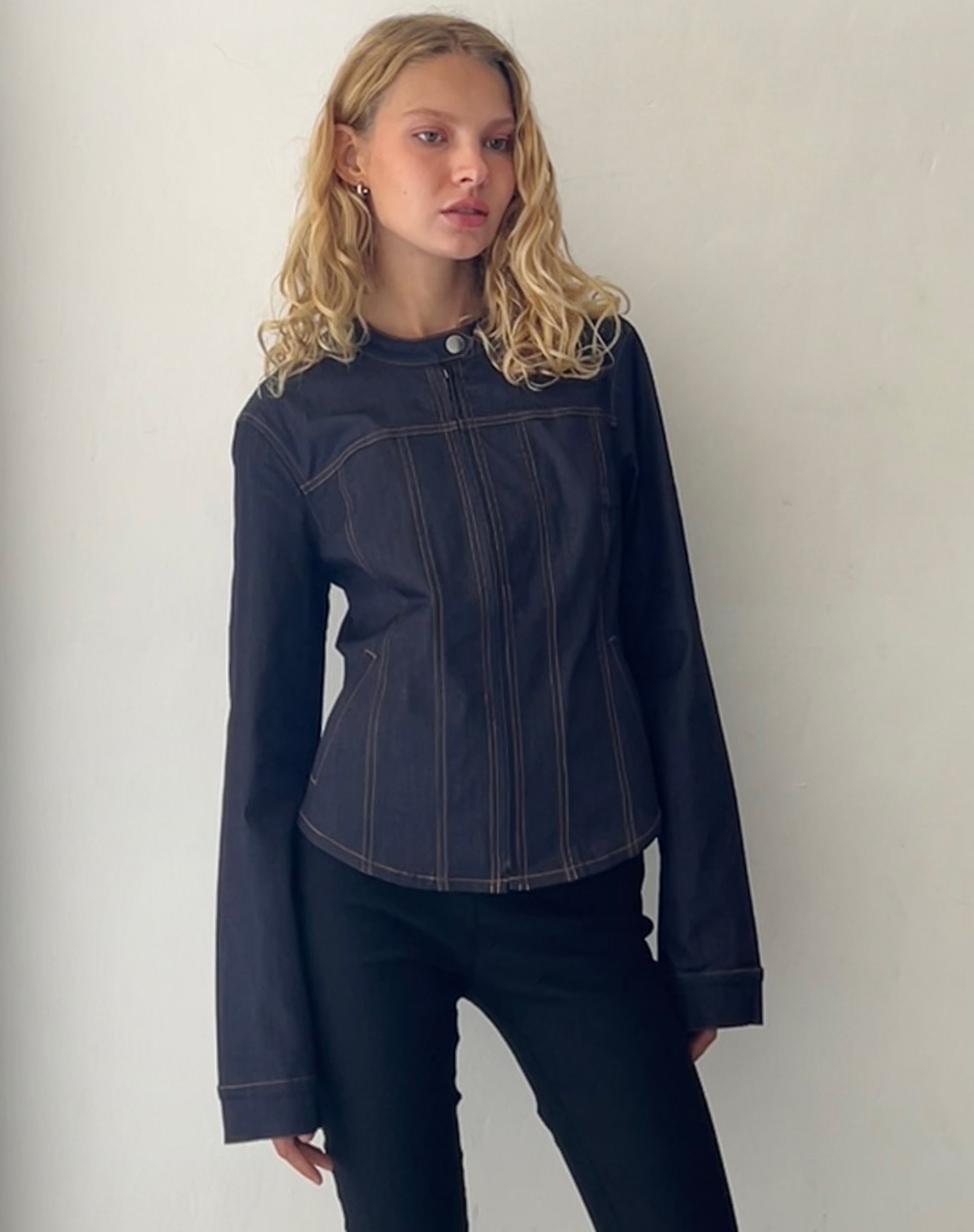 Immagine di Puria Giacca sartoriale aderente in denim