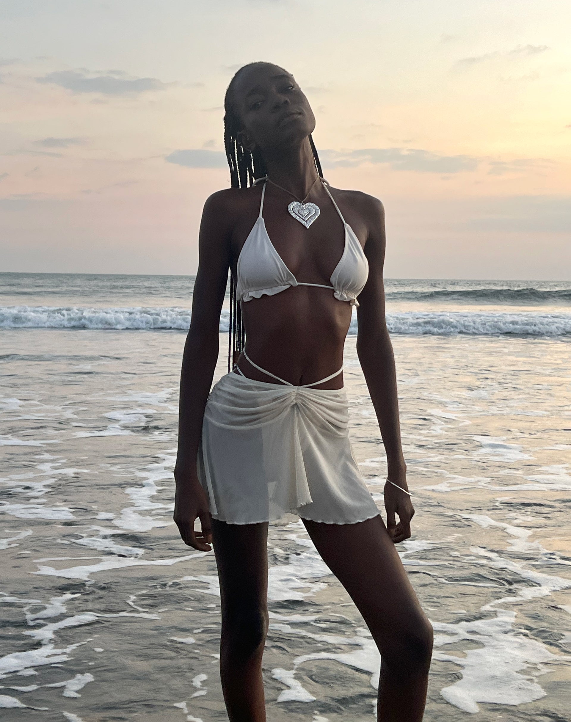 Immagine di Rudra Frill Mini Swim Skirt in Mesh Crema