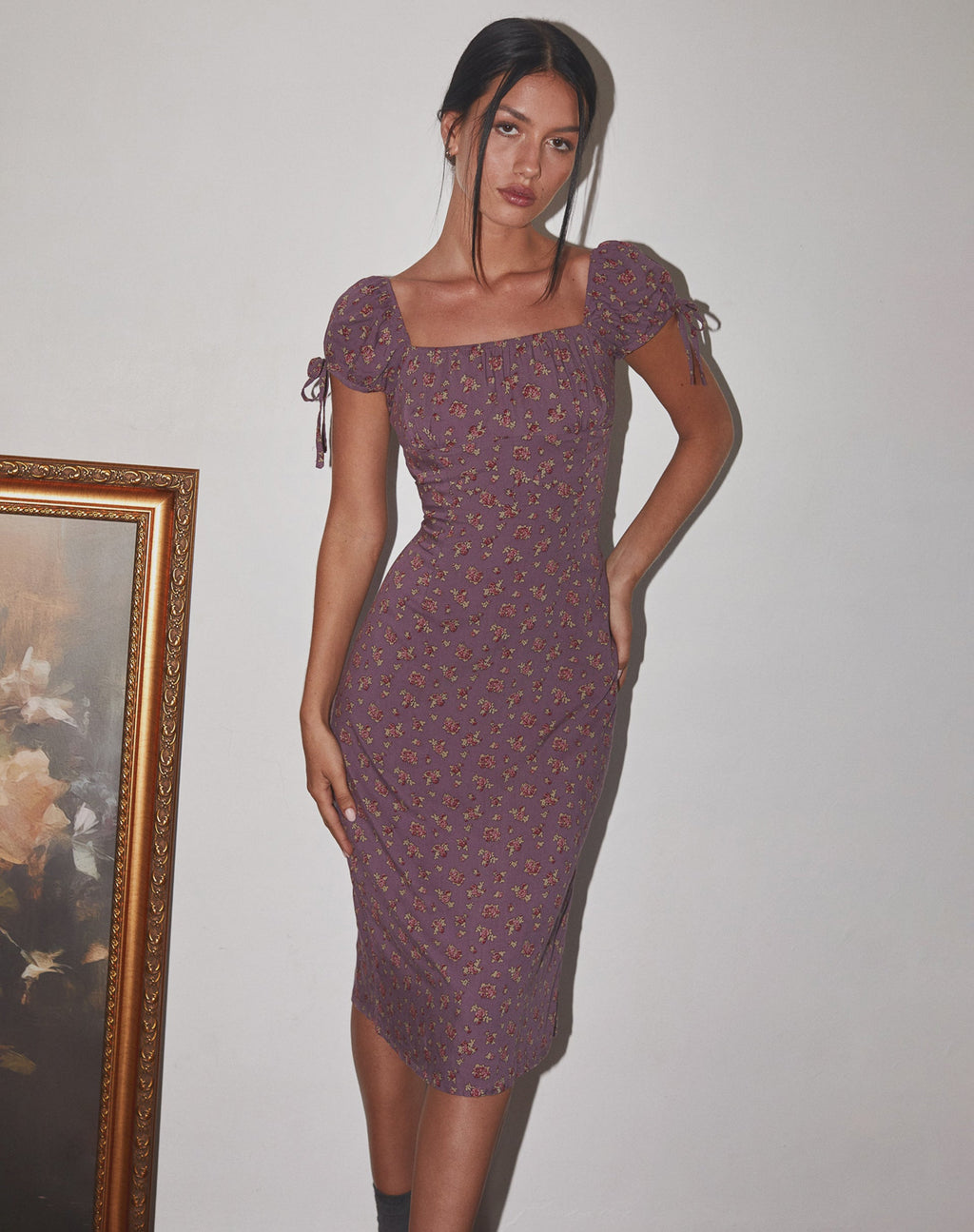 Rachana - Vestito midi in rosa fluttuante viola intenso