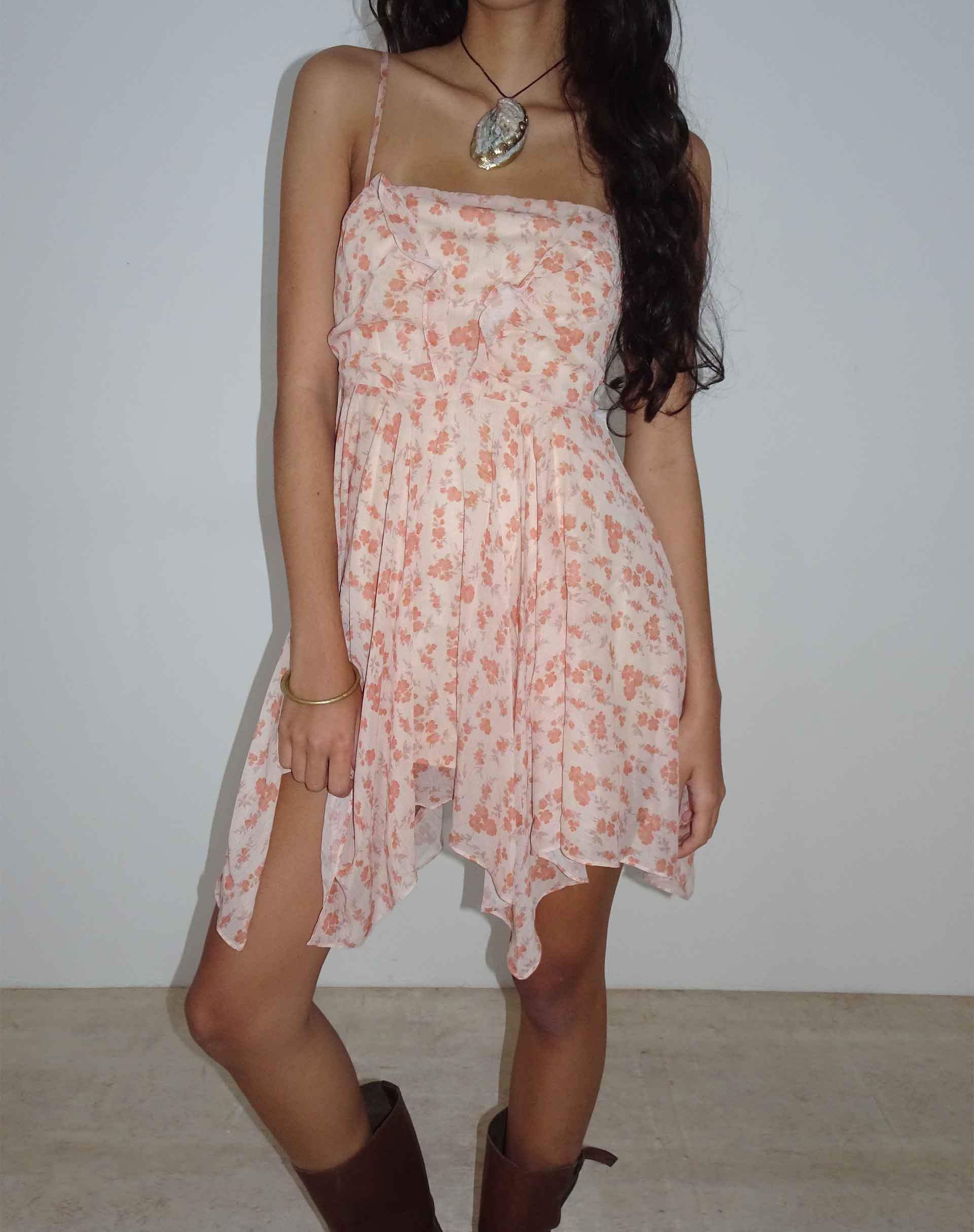 Immagine di Raftar Frill Chiffon Mini Dress in Peach Cherry Blossom