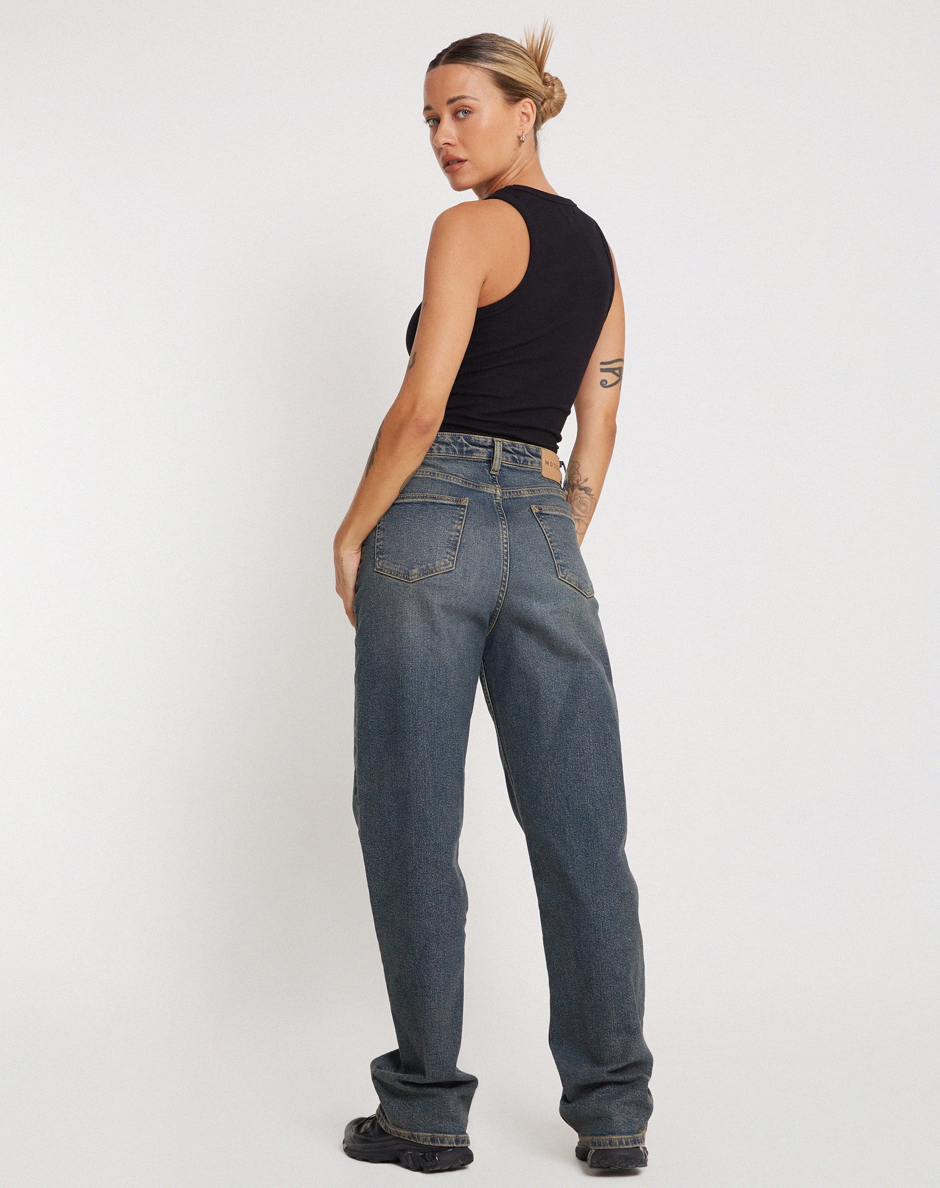 Immagine di Rave Vest Top in Rib Black