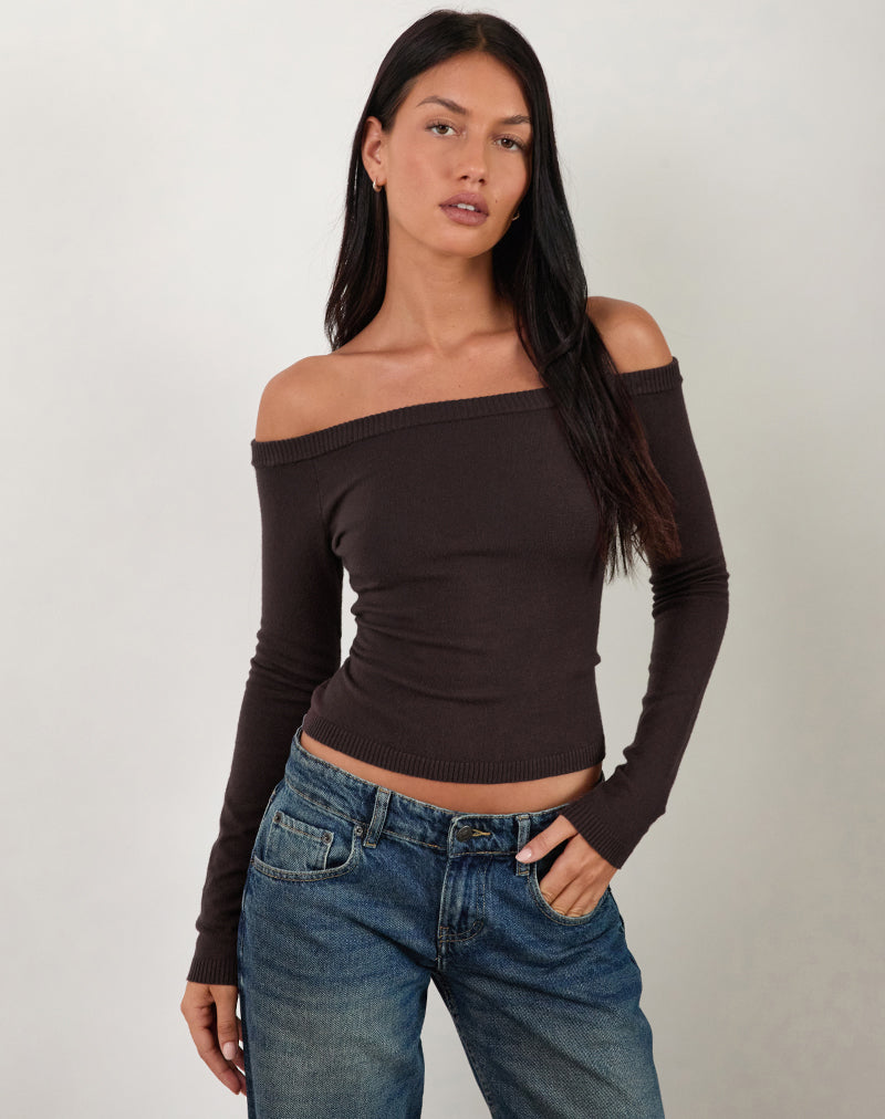 Top Renie Bardot in maglia marrone scuro