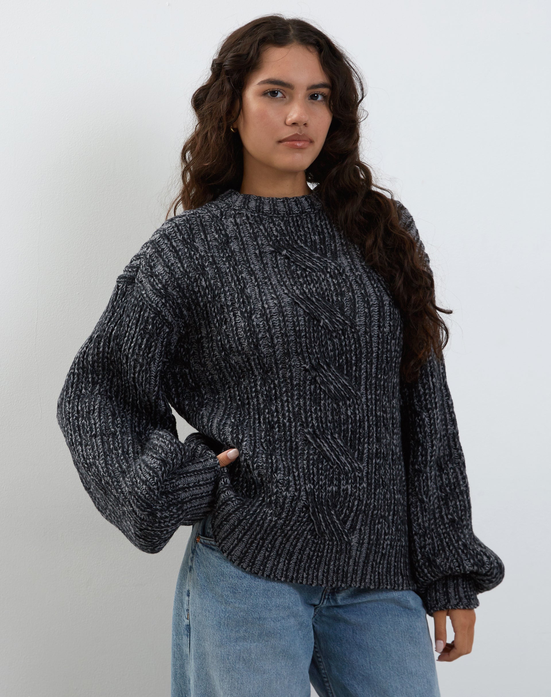 immagine di Amieta Knitted Jumper in Shadow Grey