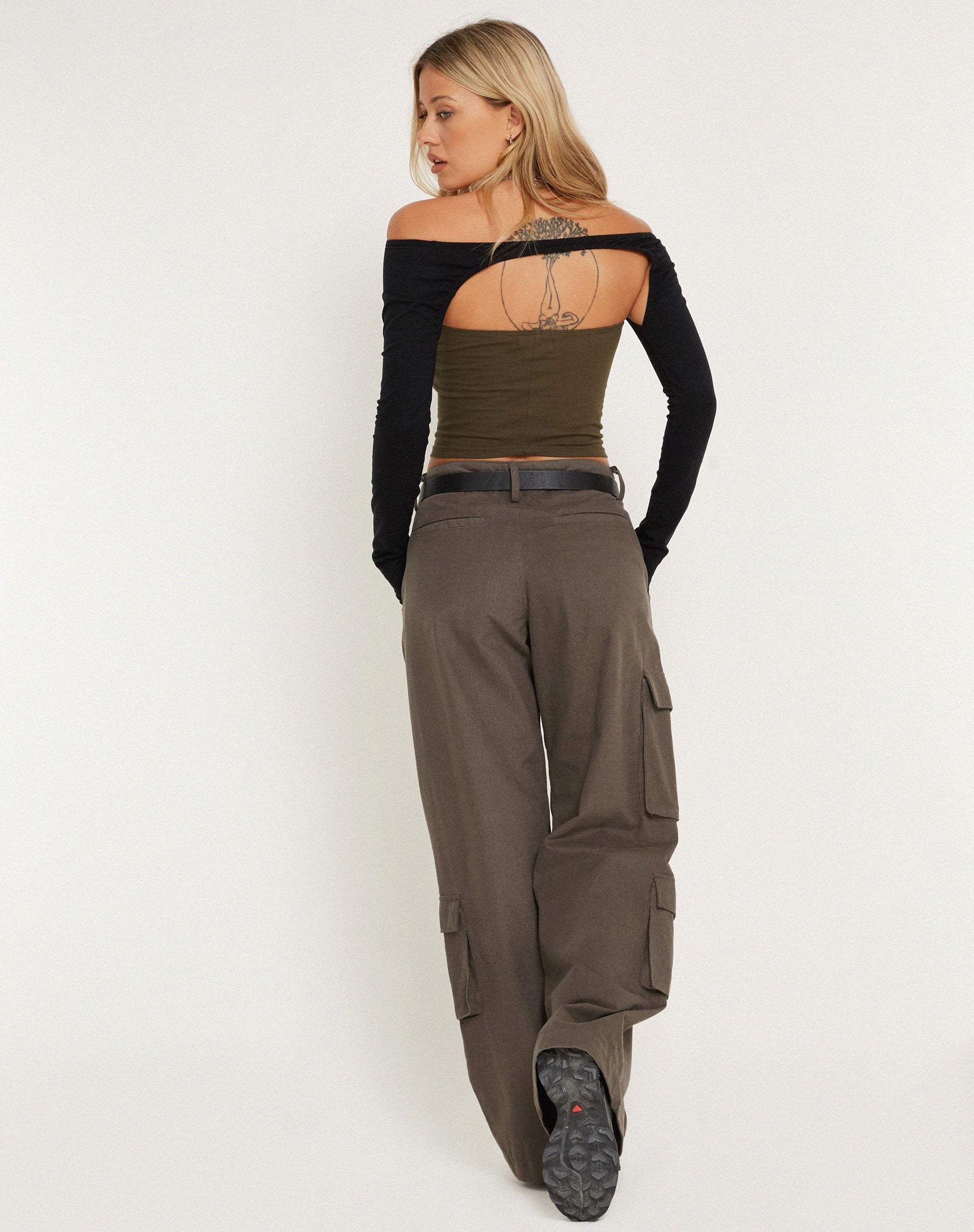 immagine di Eloa Shrug Top in nero