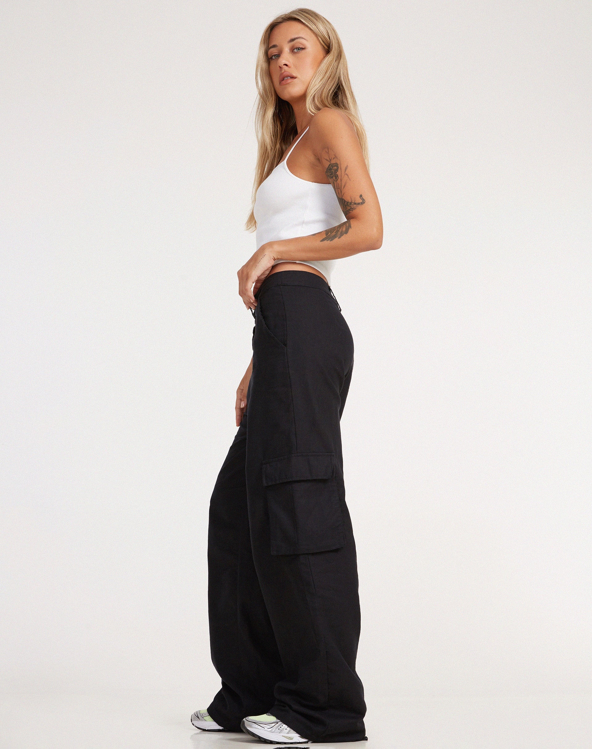 Immagine di Jita Cargo Trouser in Rami Nero