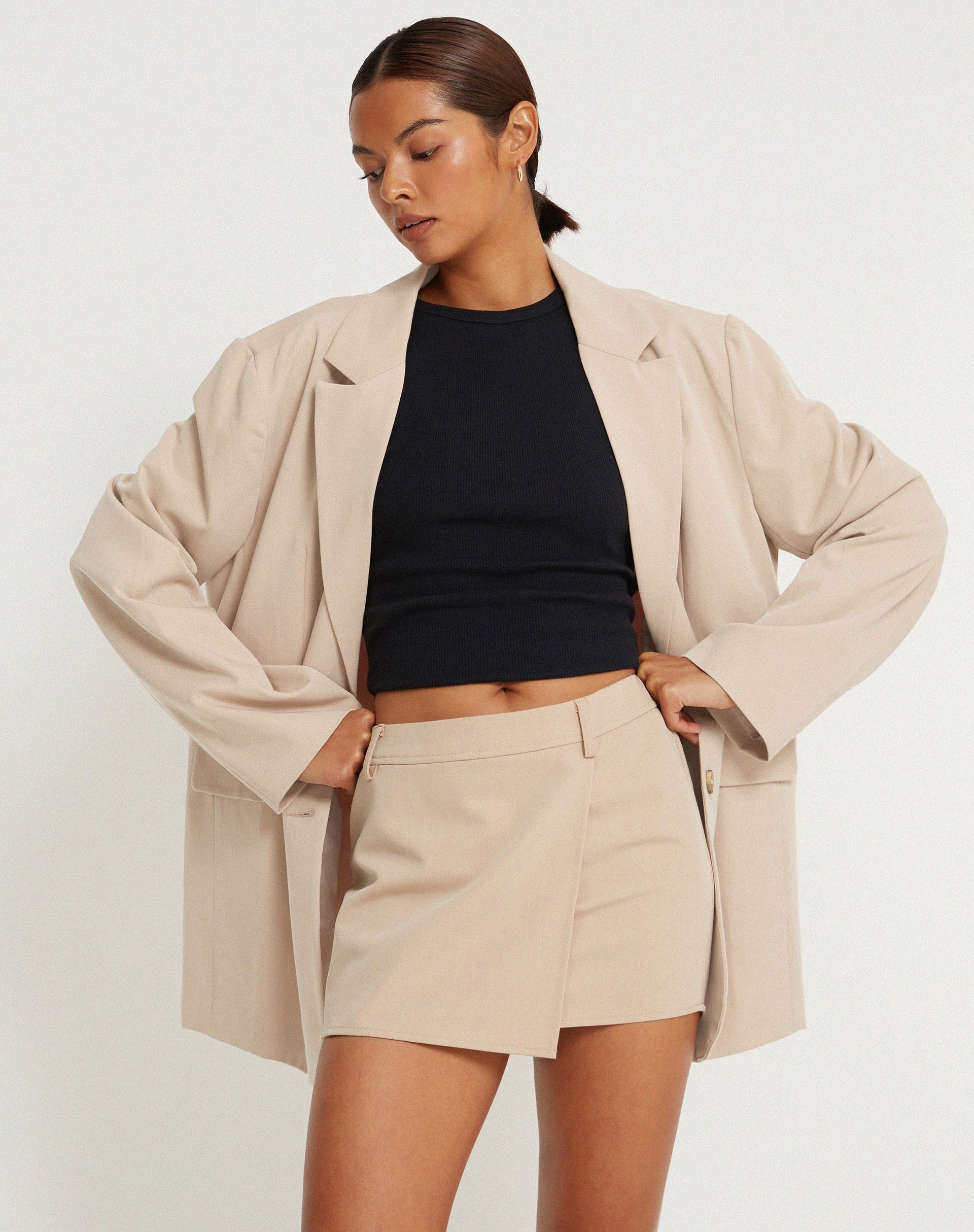 Immagine di Wahip Mini Gonna in morbida sartoria Beige