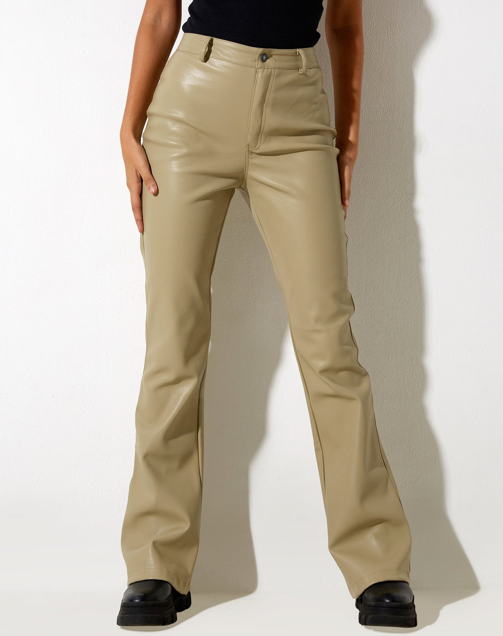 Pantaloni svasati Zoven in Pu Sage