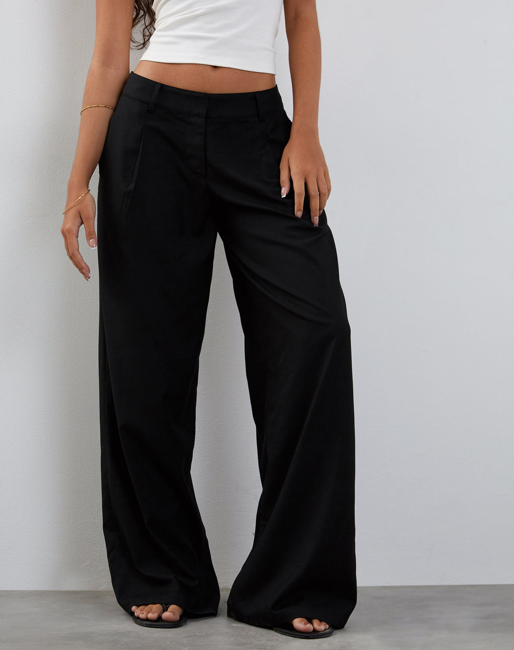 Pantaloni a gamba larga Salisu in nero sartoriale