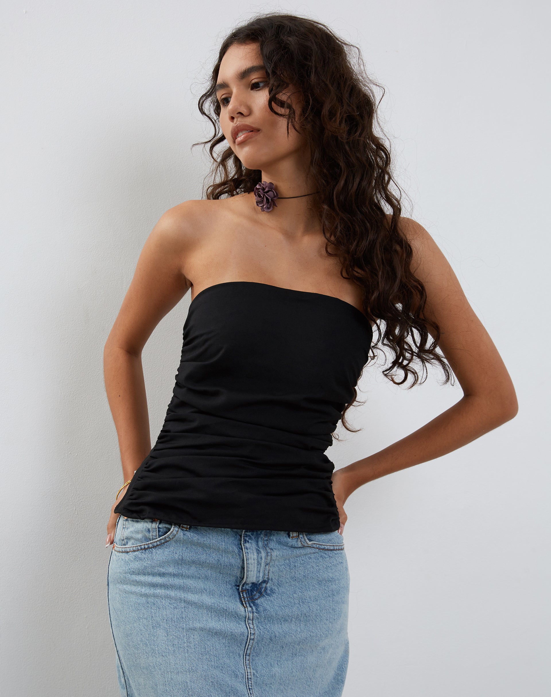 Immagine di Tahari Tie Back Longline Tube Top in nero