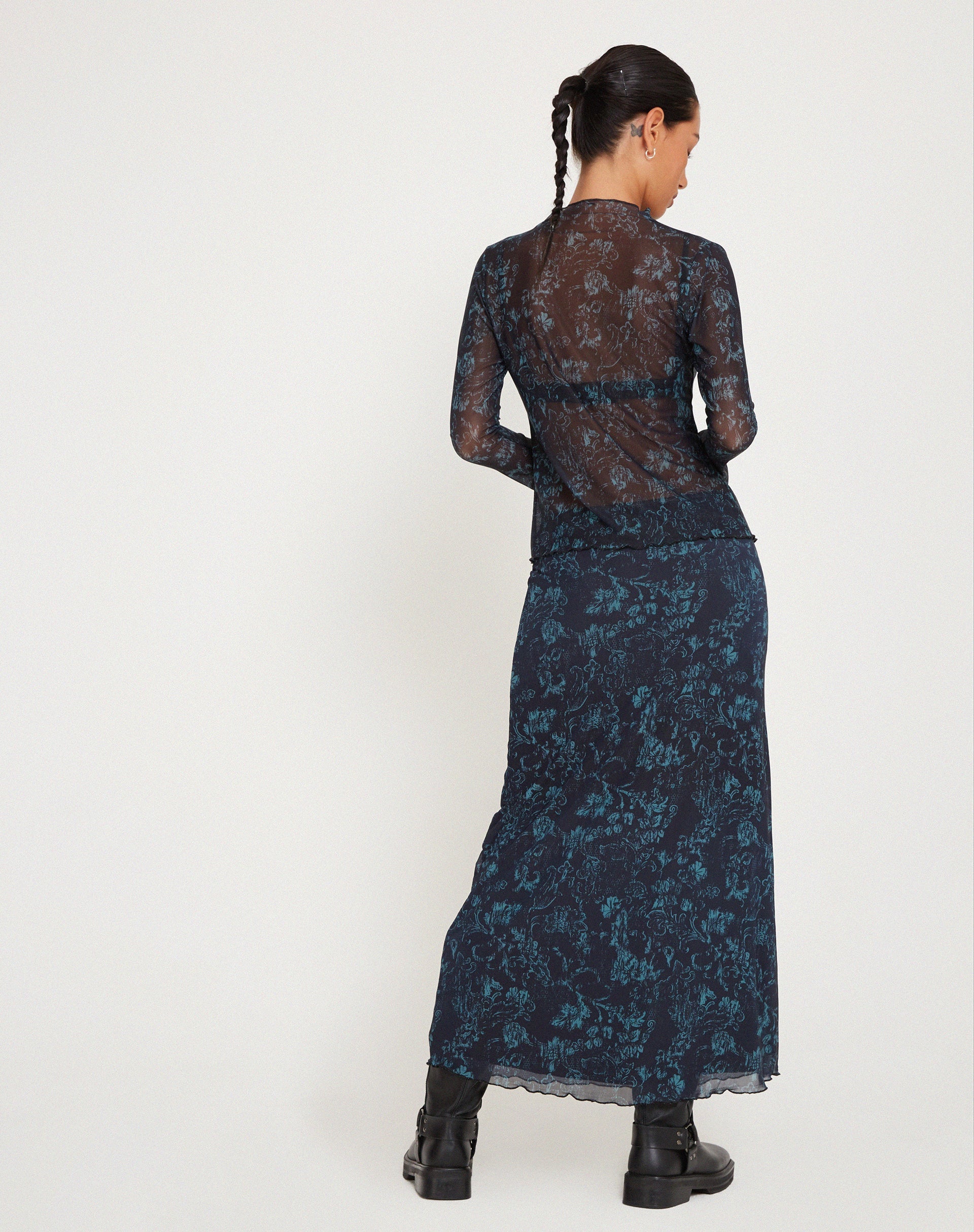 Immagine di Rindu Midi Skirt in Batik Botanico Nero Verde