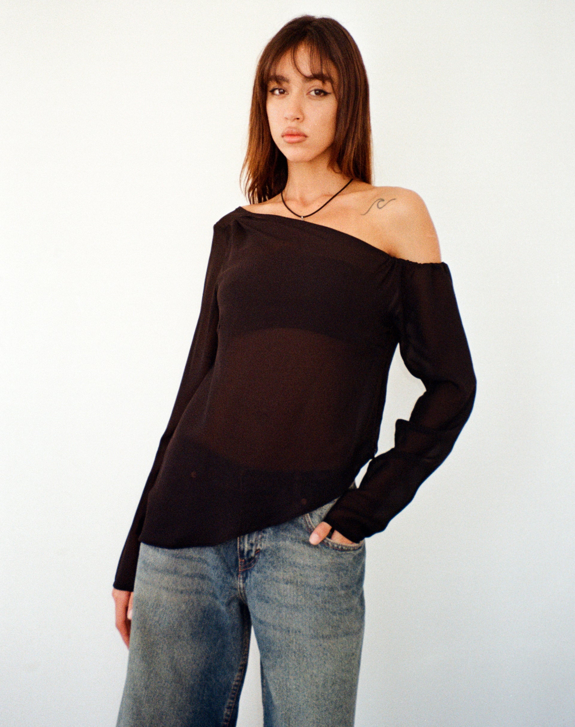 Immagine di Riot Top asimmetrico lungo in chiffon nero