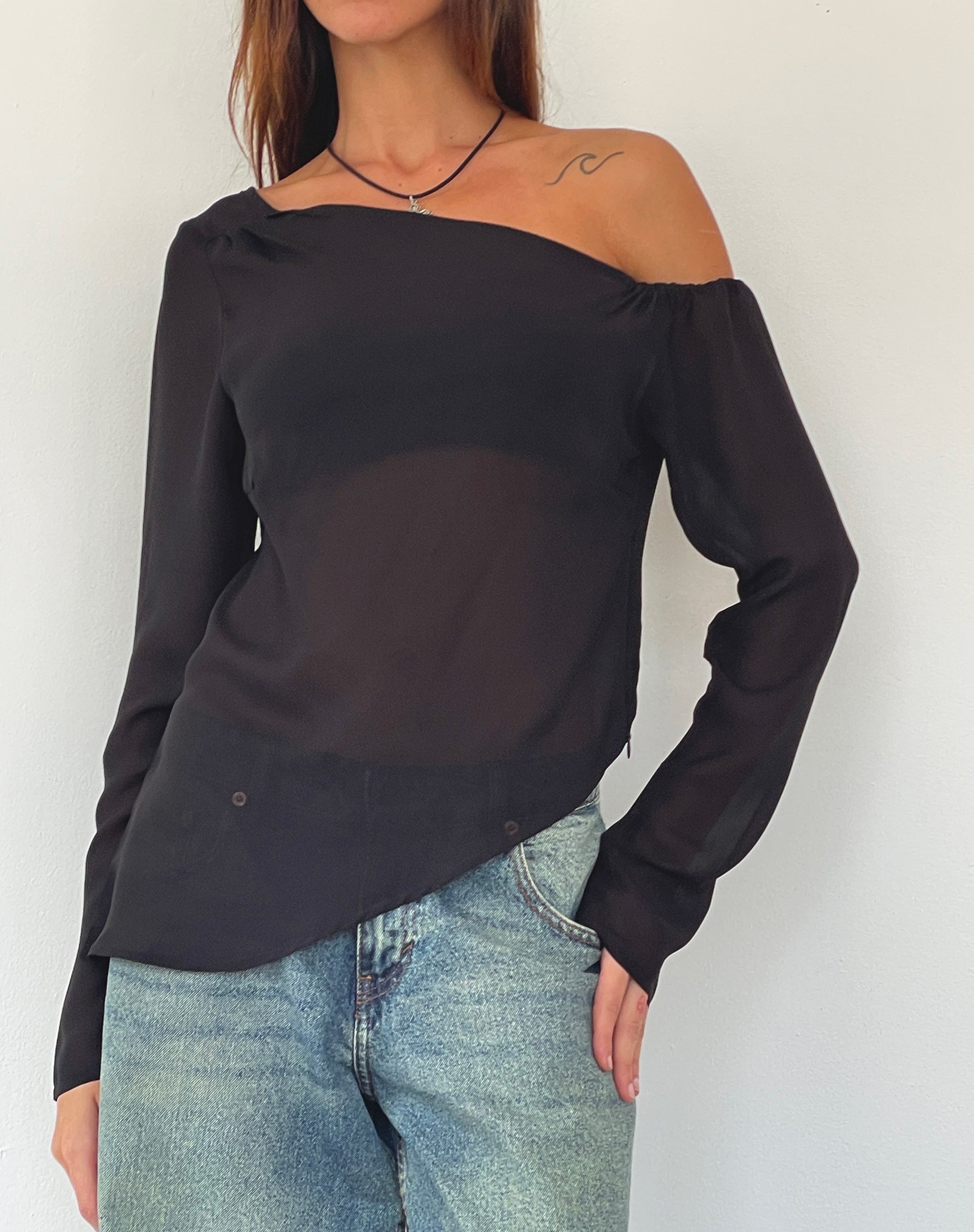 Immagine di Riot Top asimmetrico lungo in chiffon nero