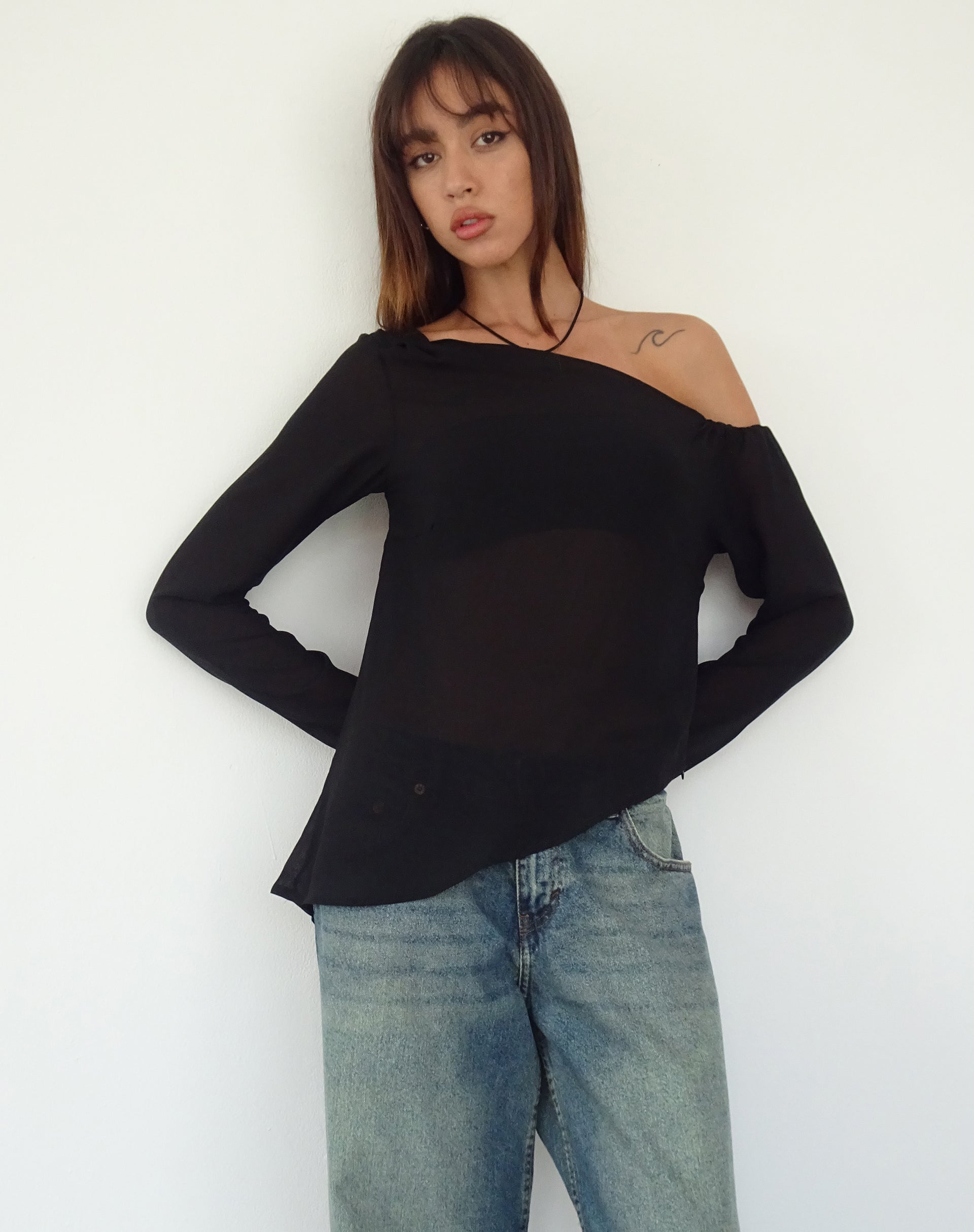 Immagine di Riot Top asimmetrico lungo in chiffon nero