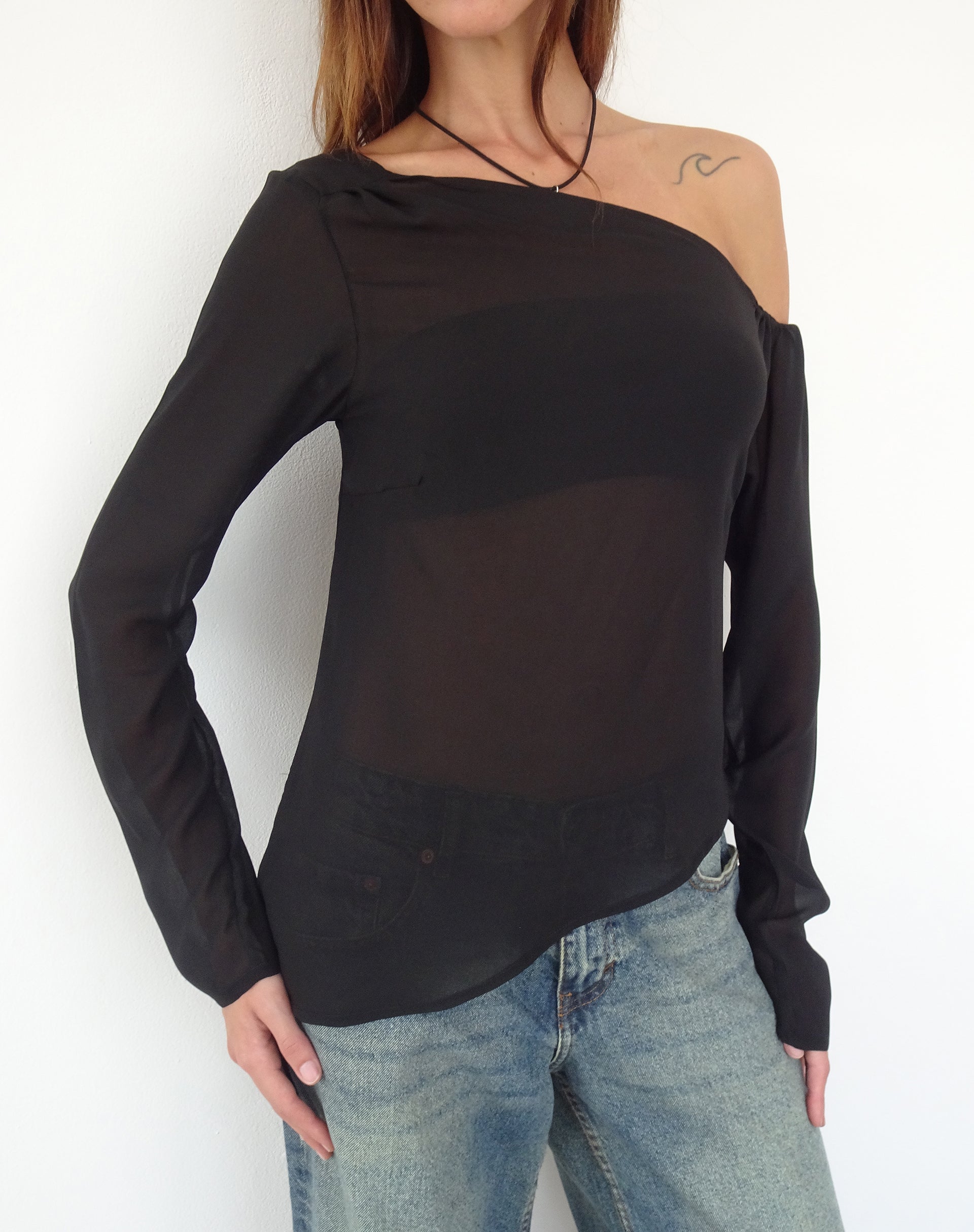 Immagine di Riot Top asimmetrico lungo in chiffon nero