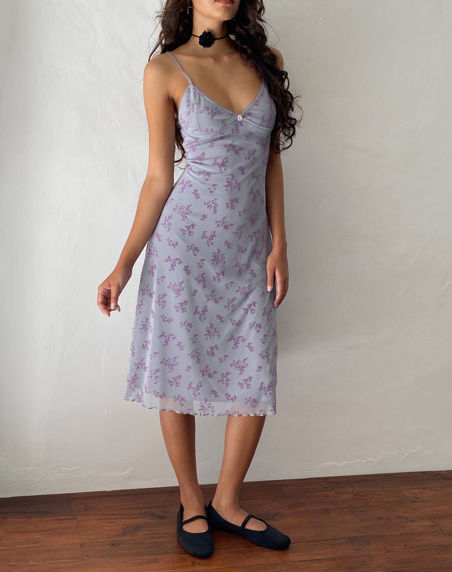 immagine di Rohaya Midi Dress in viola botanista Flock