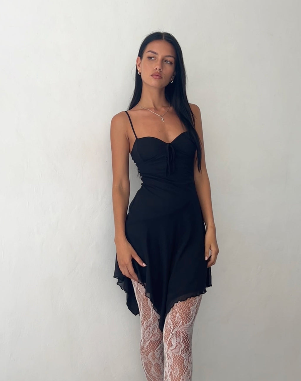 Romily - Mini abito a rete nero con laccetti sul davanti