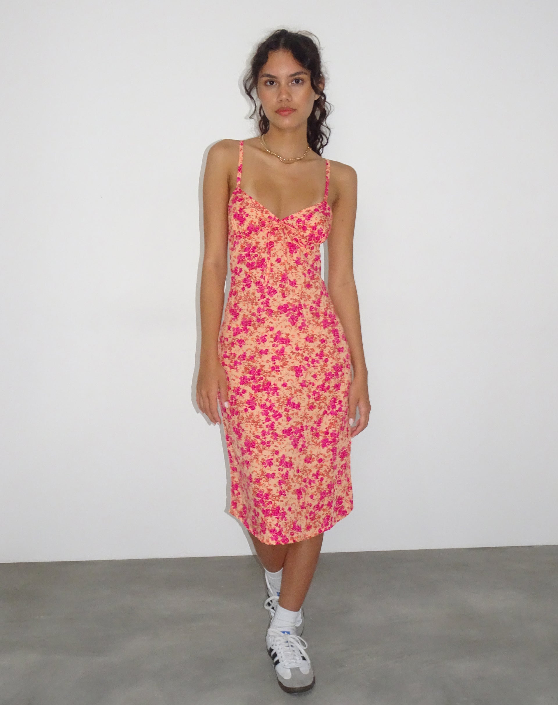 Immagine di Ronsha Midi Dress in Dark Wild Flower Cantalupo