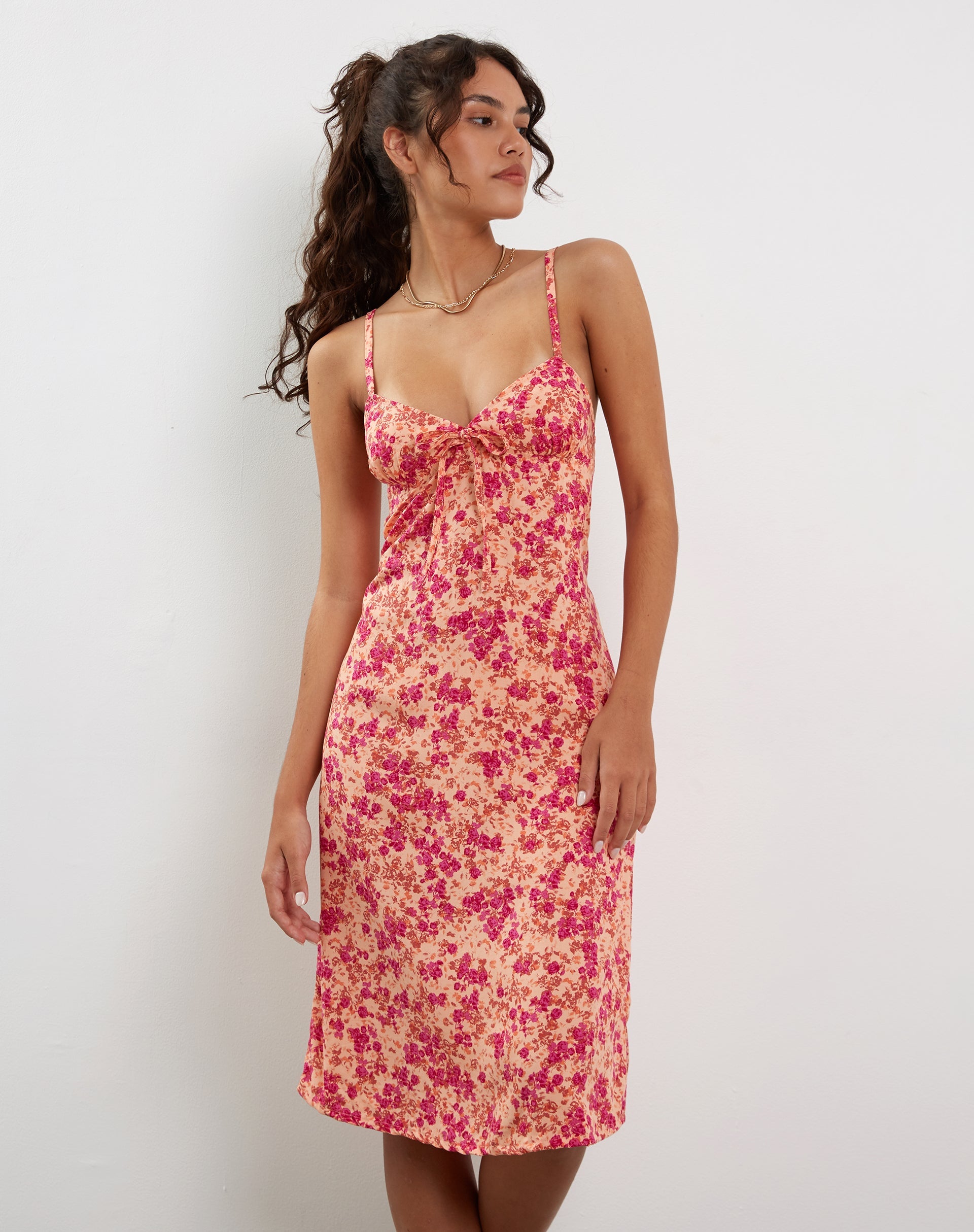 Immagine di Ronsha Midi Dress in Dark Wild Flower Cantalupo