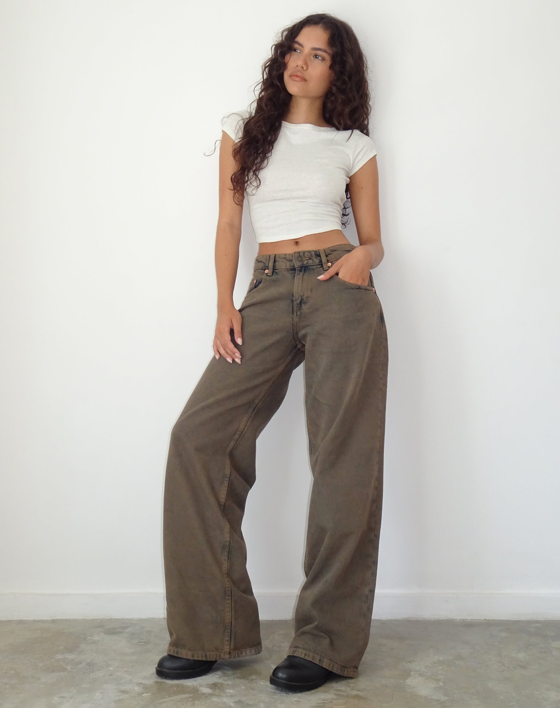 Immagine di Roomy Jeans extra larghi a vita bassa in Dark Sand