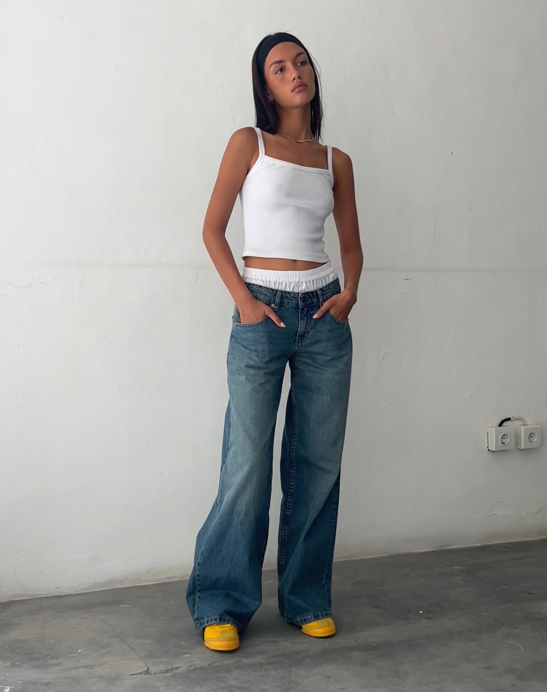 immagine di Jeans Roomy Extra Wide a vita bassa in blu vintage verde