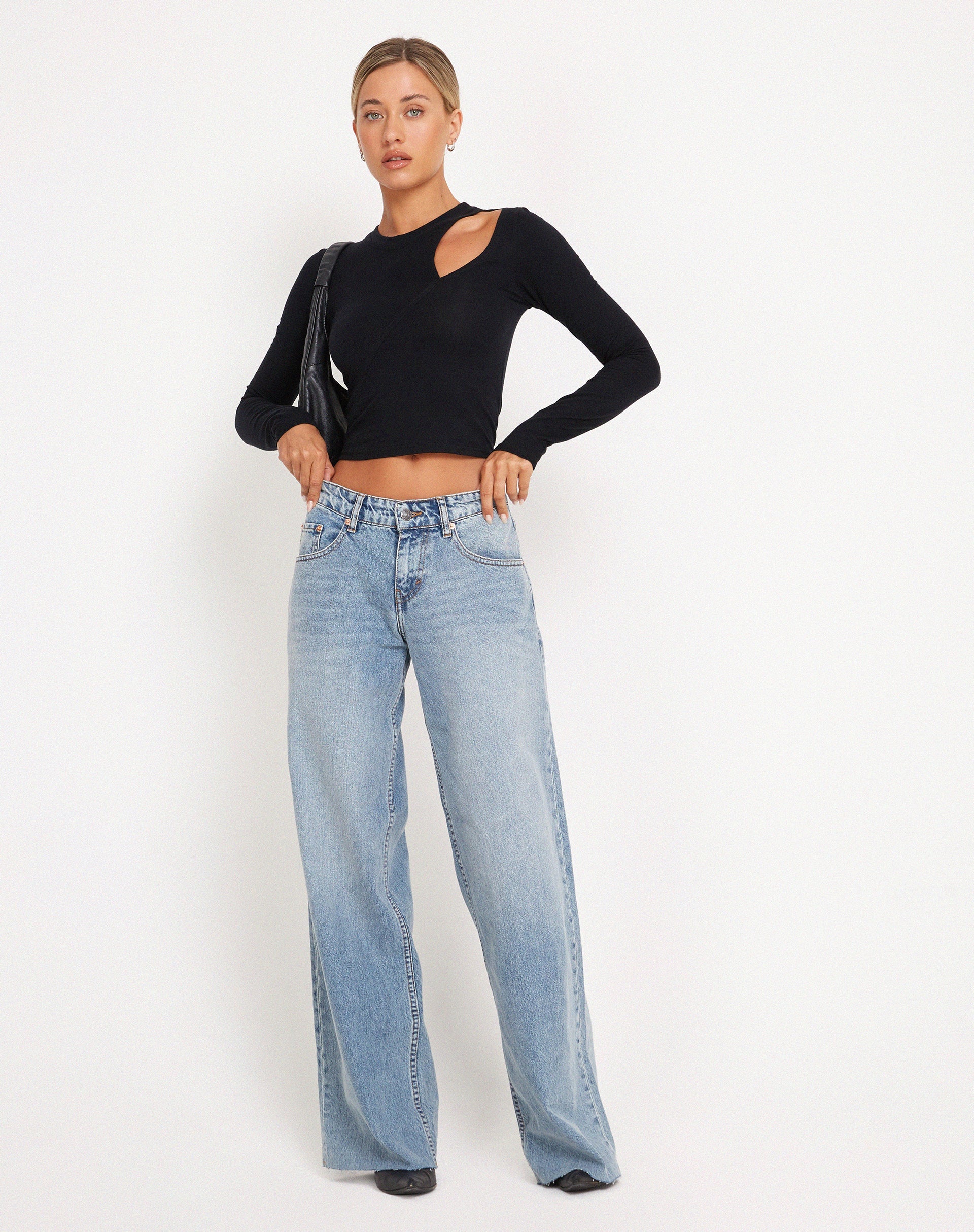 Immagine di Roomy Extra Wide Raw Hem Jeans in Vintage Blue Wash