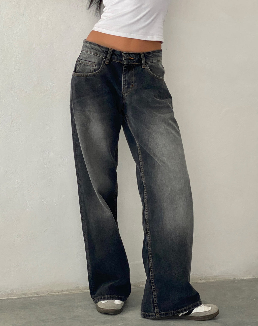 Jeans Roomy Extra Wide a vita bassa in Grigio Usato Bleach