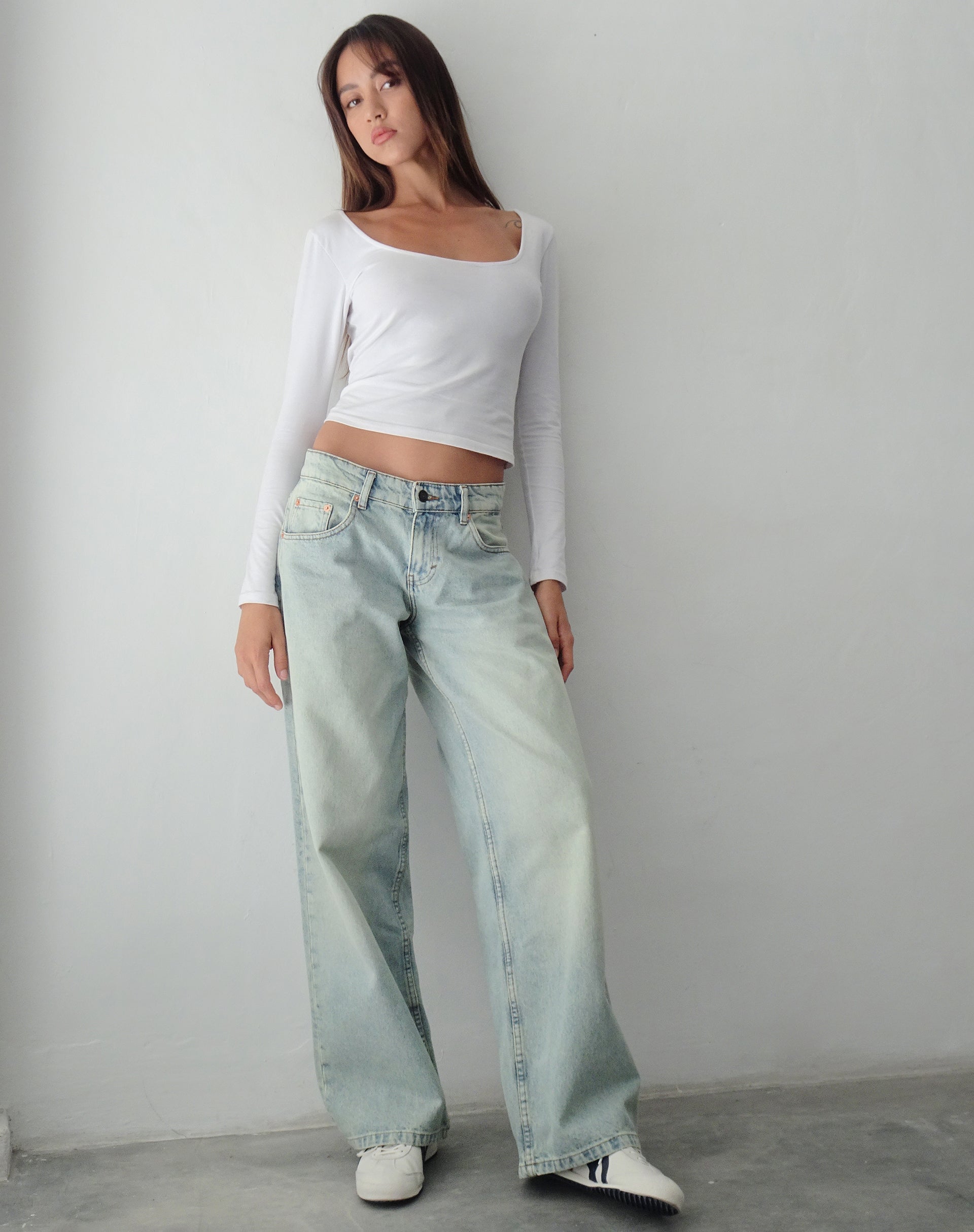 Immagine dei jeans Roomy Extra Wide a vita bassa con lavaggio Super Bleached