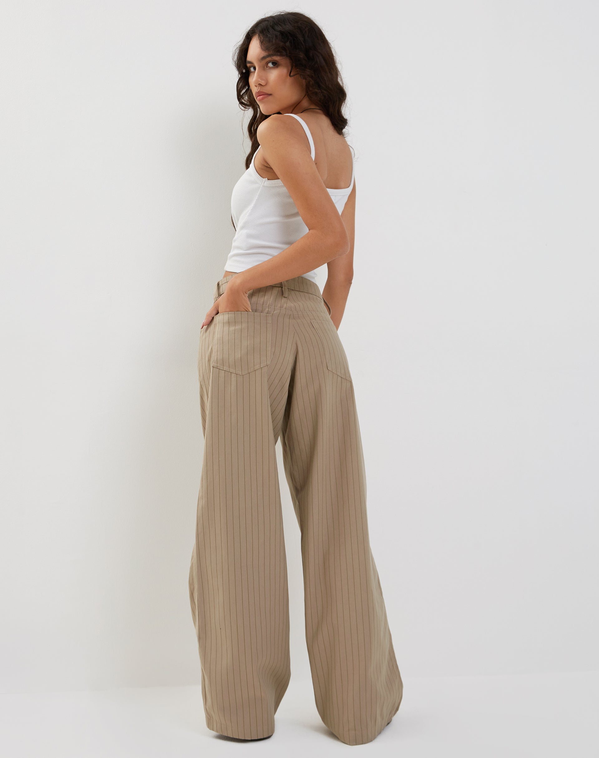immagine dei pantaloni larghi a vita bassa Roomy Extra Wide in gessato Stone