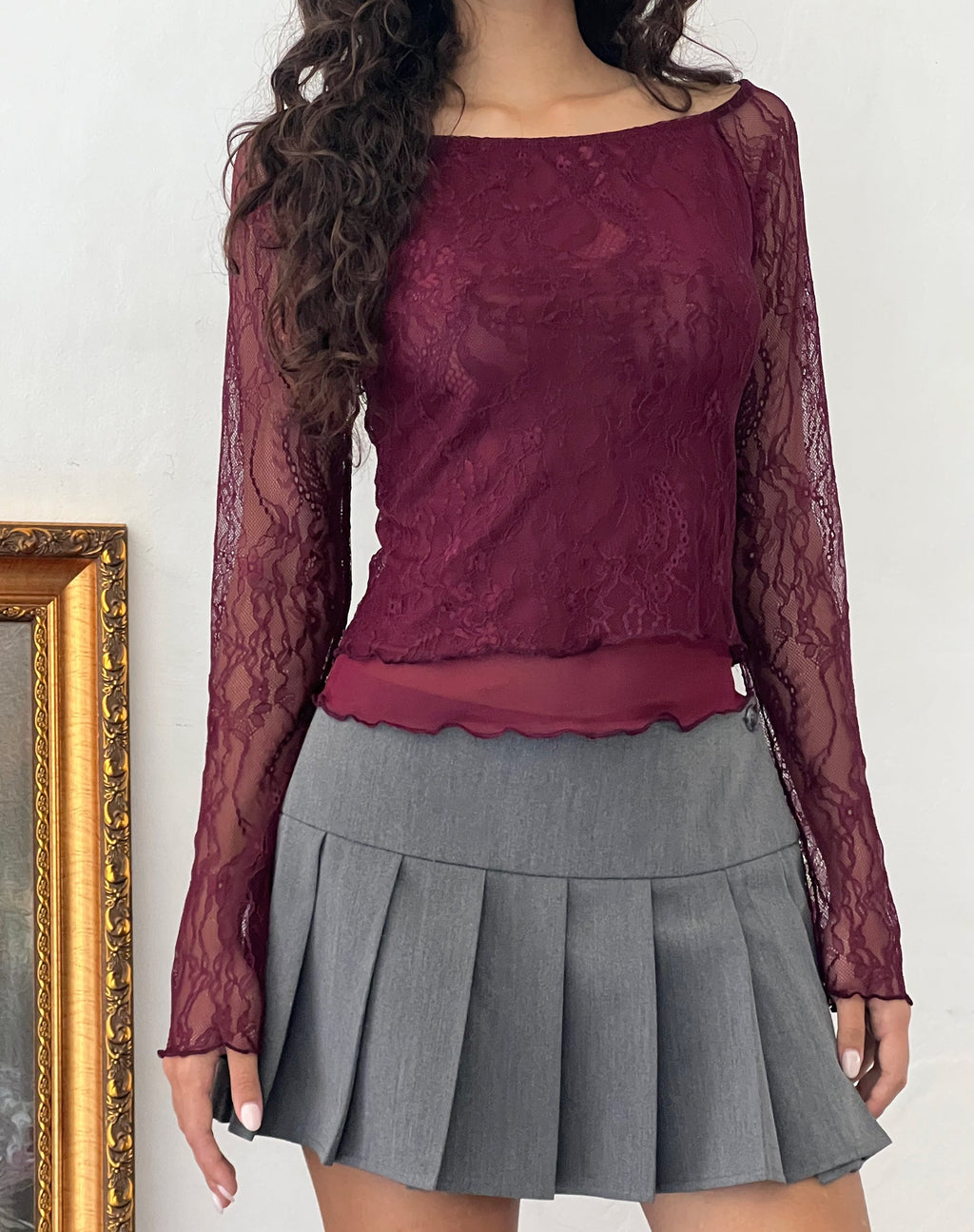 Top Rory a maniche lunghe in pizzo bordeaux