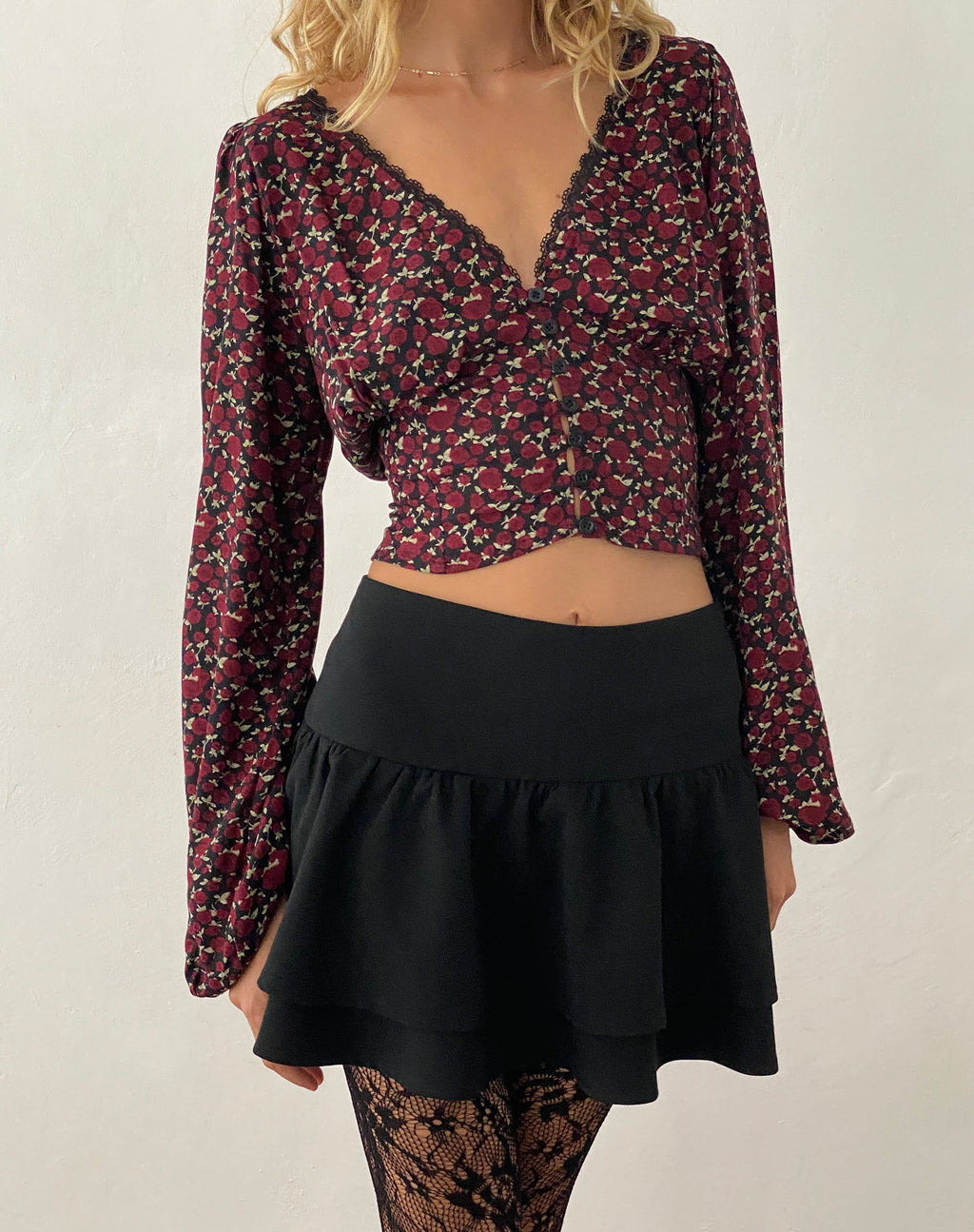 Top a maniche lunghe Rosani con stampa ditsy Rhoslyn scuro