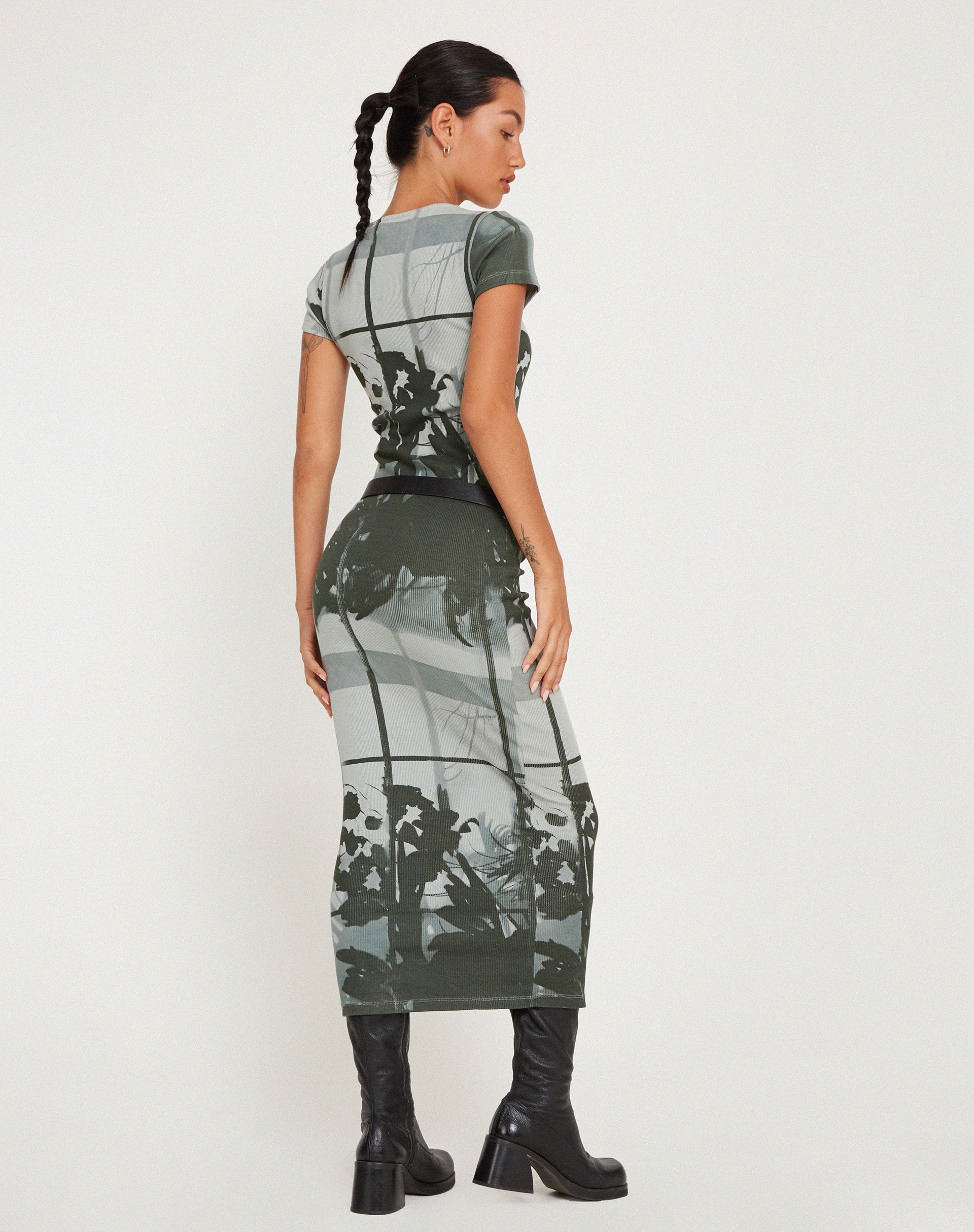 Immagine di Rosika Midi Dress in Verde Finestra di Campagna