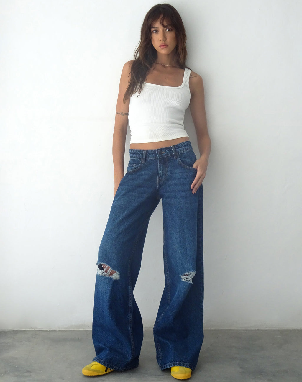 Jeans strappati extra larghi a vita bassa in blu medio Usato