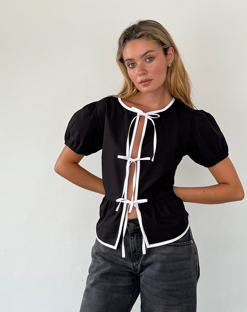 Immagine della camicetta Ryota Tie Front in nero con rilegatura bianca