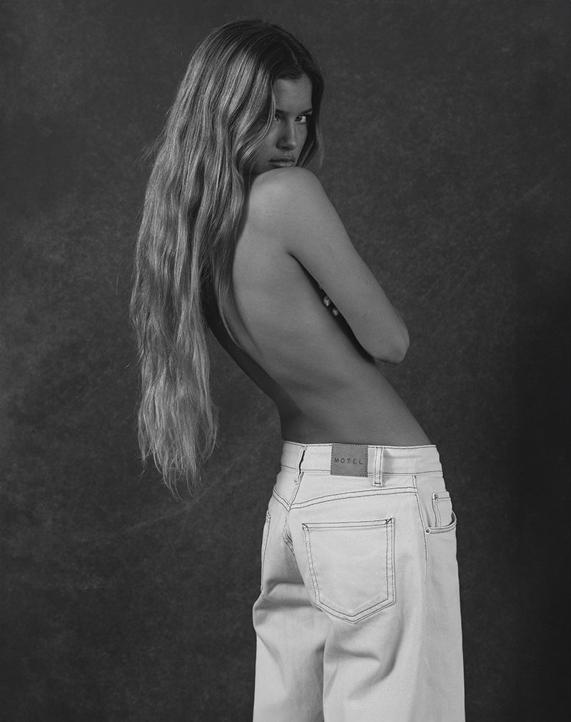 Immagine di Roomy Jeans extra larghi a vita bassa in bianco sporco