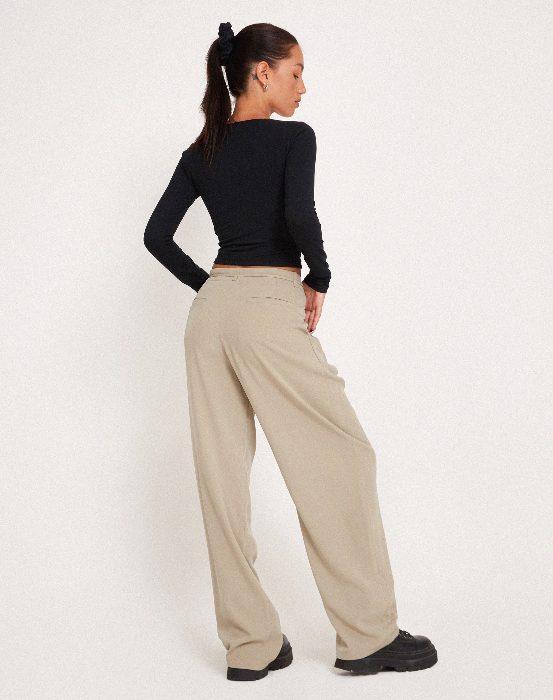 immagine di Pantalone Sabria in Taupe sartoriale