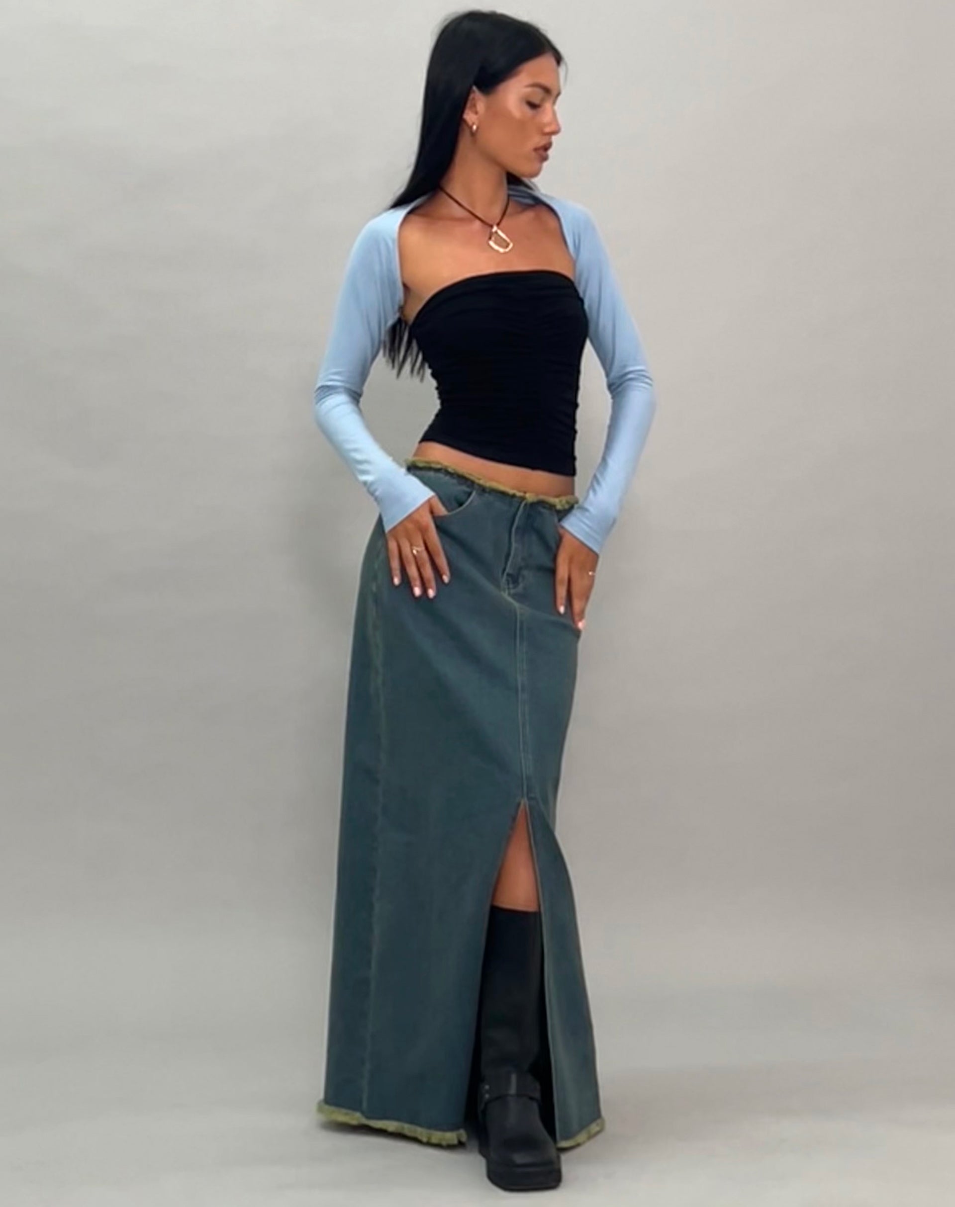 Immagine di Ladri Shrug Top in blu Nantucket