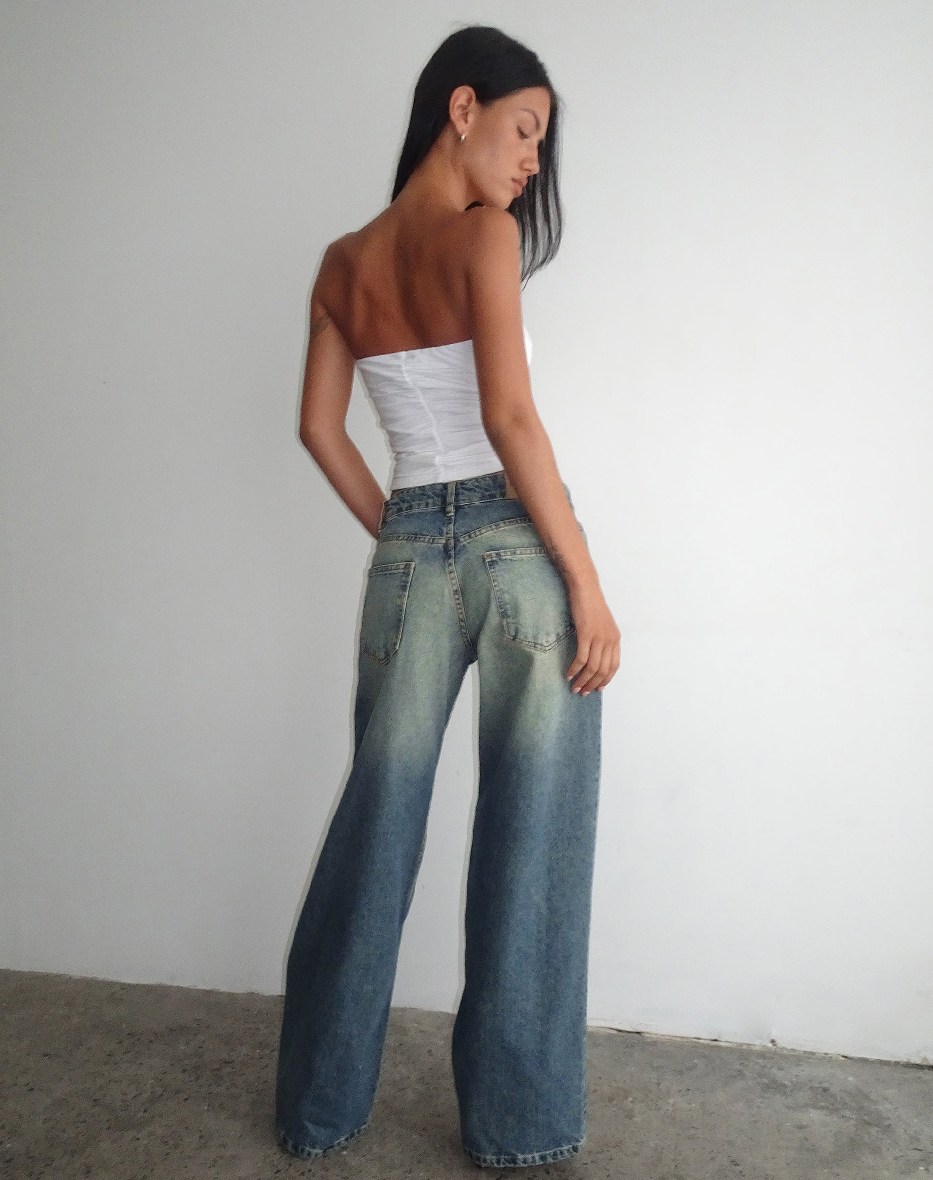 Immagine di Roomy Extra Wide Low Rise Jeans in Extreme Blue Green