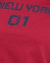 Rosso Adrenalina con stampa blu di New York