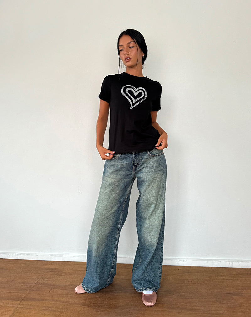 Immagine di Saki Tee in nero con tintura Love Tie Dye