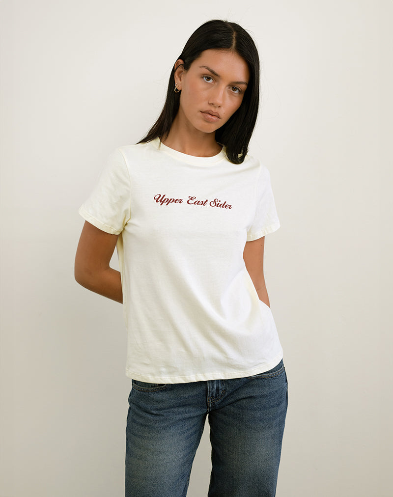 Saki Tee in avorio con stampa Upper East Sider