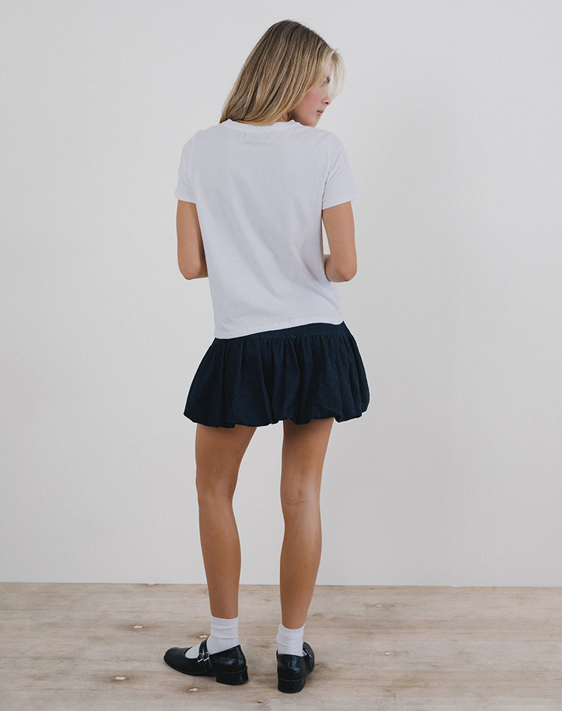 Immagine di Saki Tee in bianco con grafica delle olive