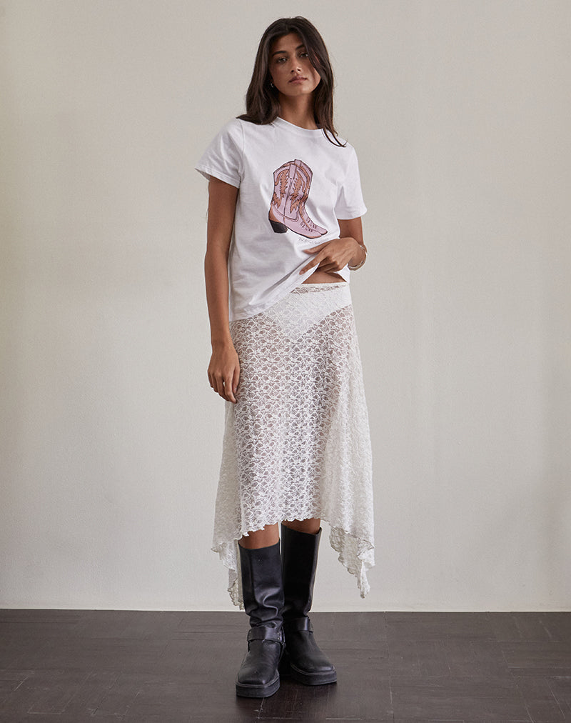 Immagine di Saki Tee in bianco con stampa di stivali da cowboy rosa