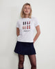 Immagine di Saki Tee in bianco con stampa di Shoe Addicted