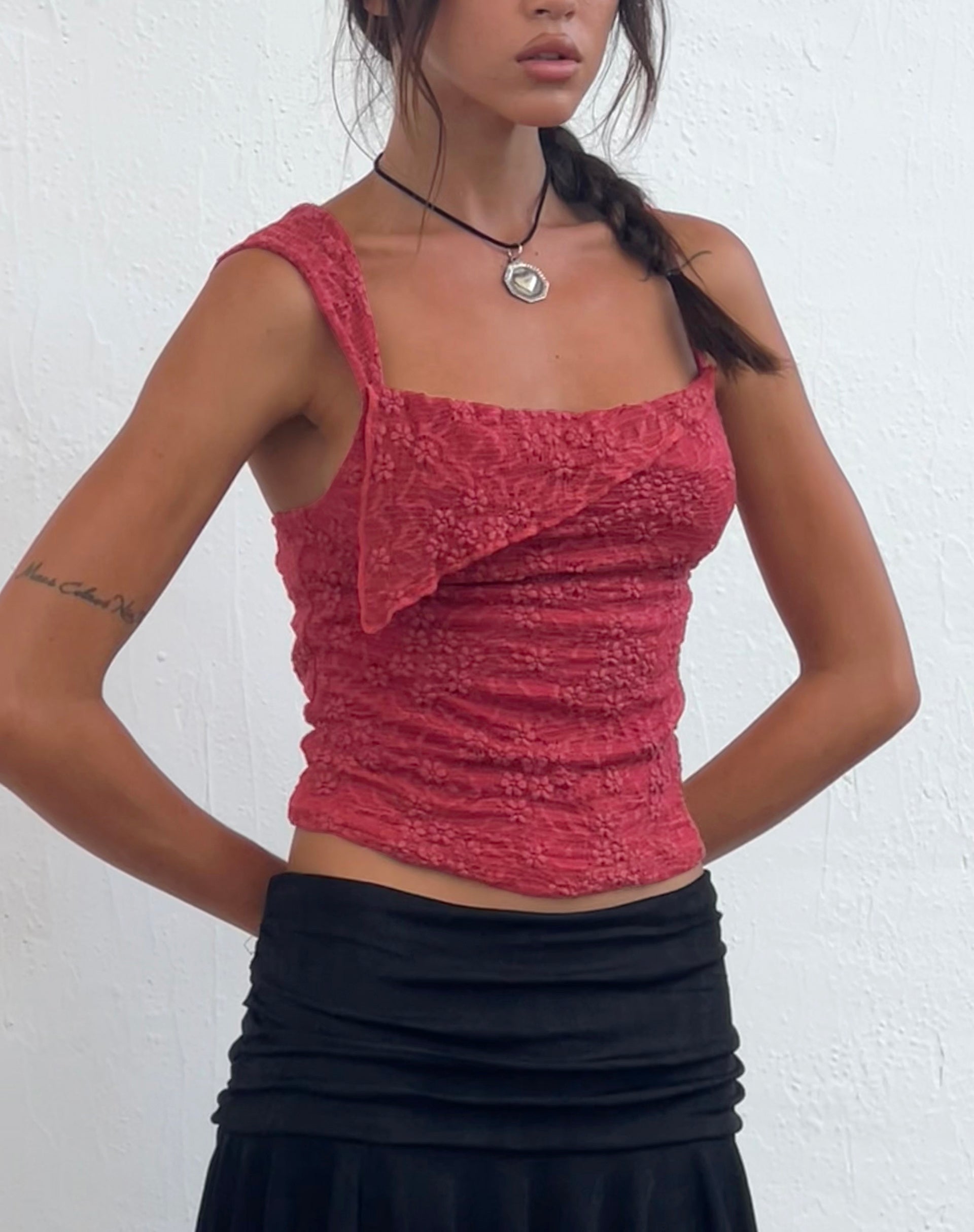 Immagine di Sambu - Top cami in pizzo rosso
