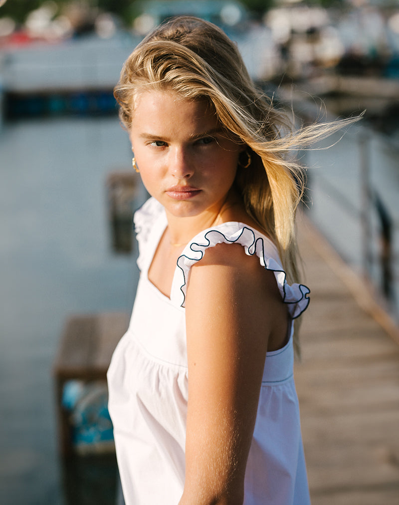 Immagine di Sanaly Mini Dress in bianco con Babylock Navy