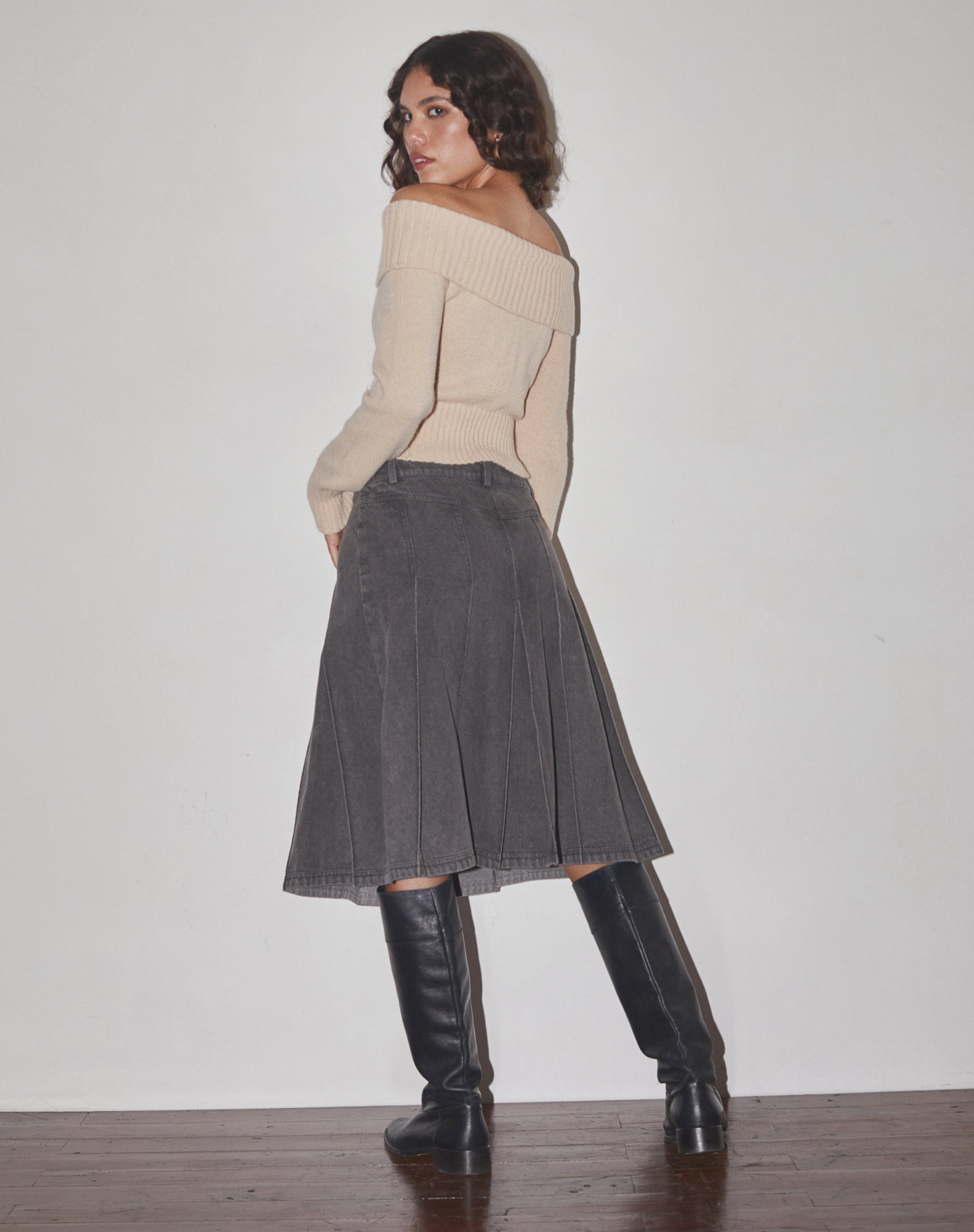 Immagine di Sanjani Gonna midi in denim plissettata con lavaggio grigio