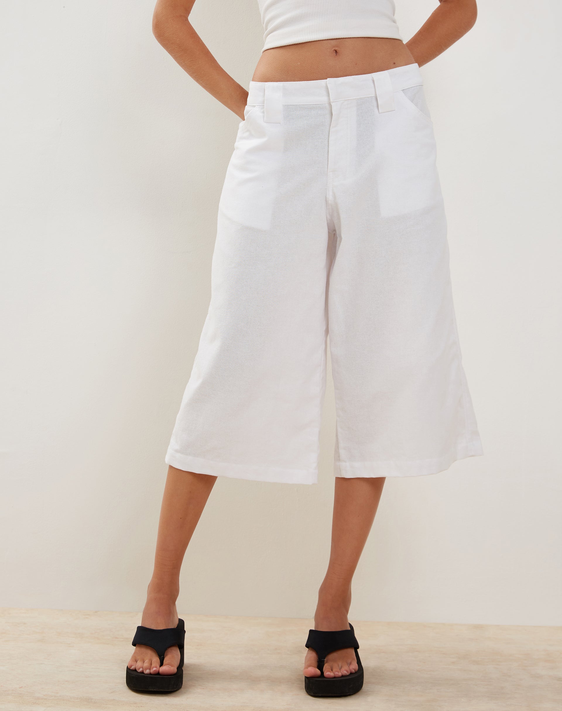 Immagine di Saomy Pantaloncini lunghi in bianco