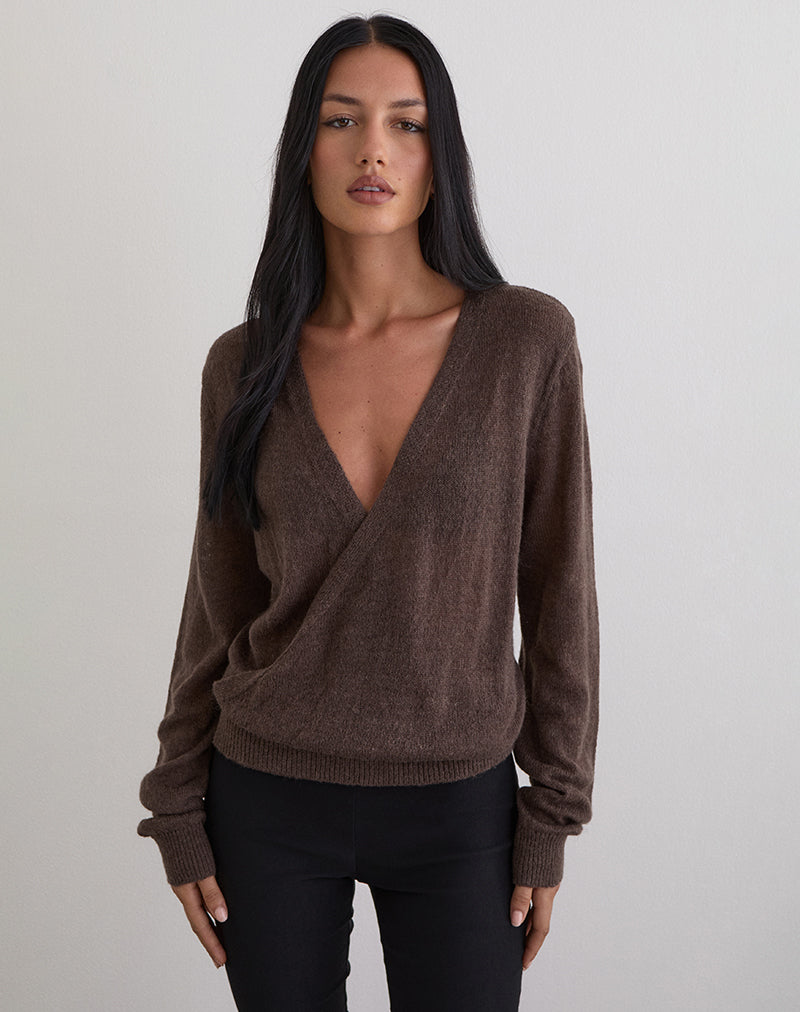 Immagine di Saroya Plunge Wrap Top in maglia Cioccolato Scuro