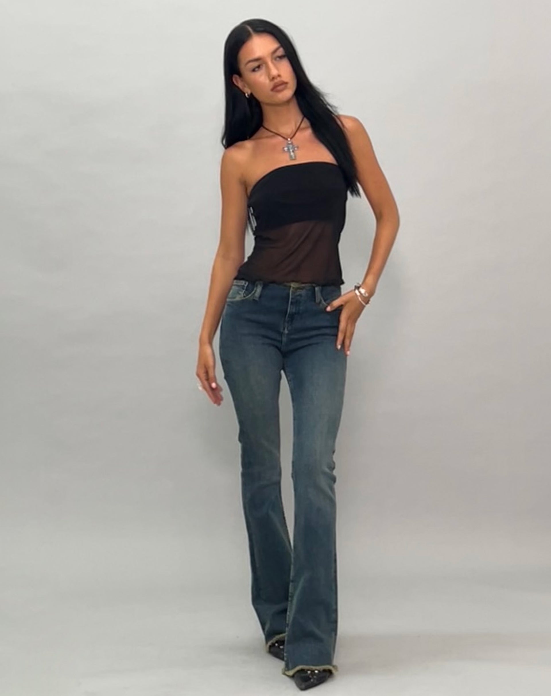 Immagine di Saturi Mesh Longline Bandeau Top in nero