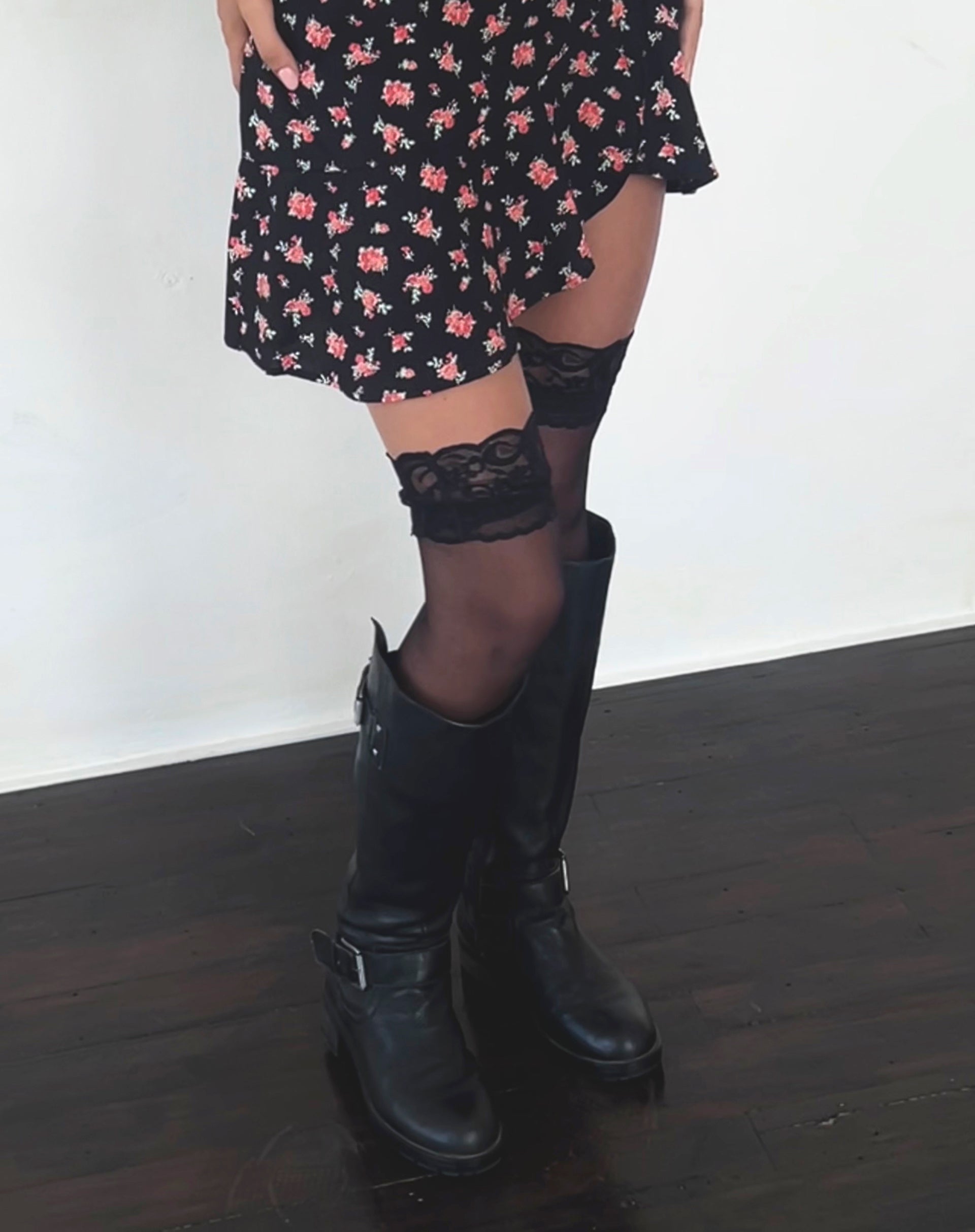 Immagine di Seleg Mini Dress in Flowing Rose Nero